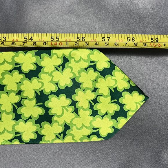 St. Patrick's Day Men's Tie Lime Green Shamrocks Print Necktie Tiny Clovers Gift - Picture 7 of 8